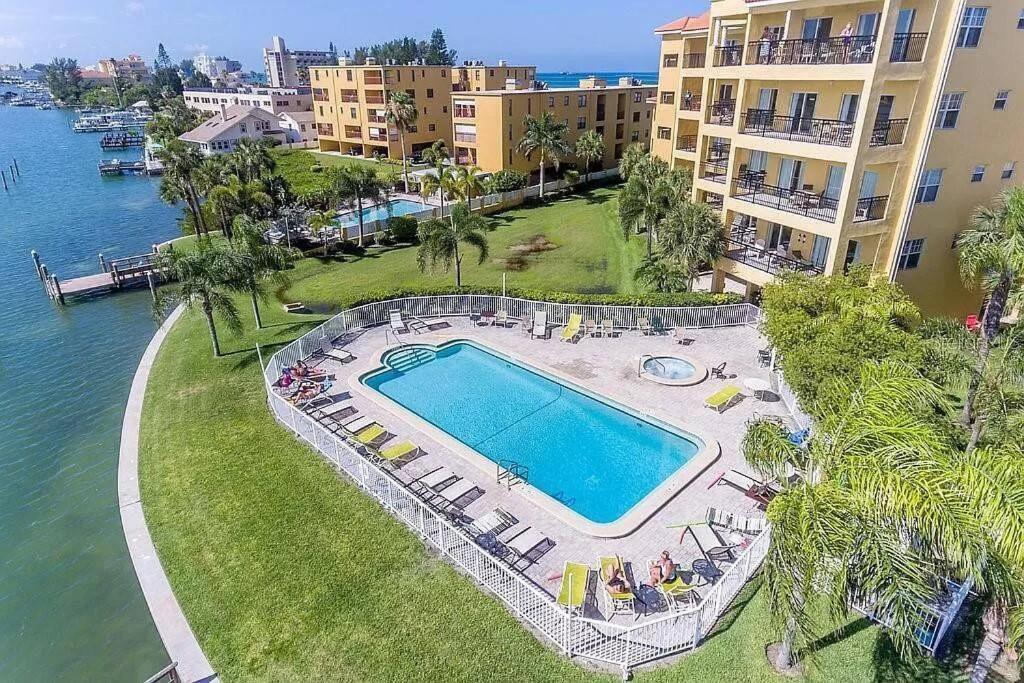 Treasure Island Beach Retreat Сант Пит Бич Экстерьер фото